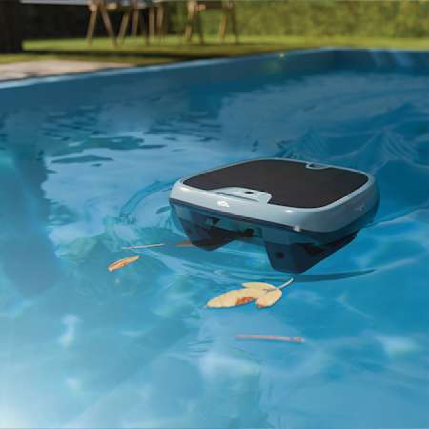 Aspirator cu baterie, pentru curățarea piscinei Skimmi 300 by Dolphin 